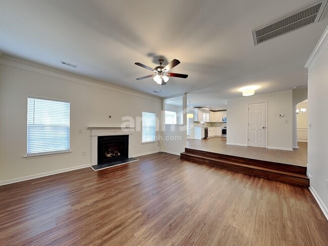 Building Photo - 19005 Kanawha Dr