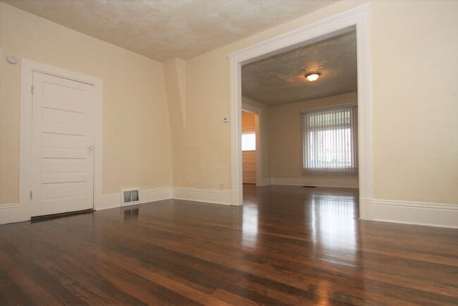 Building Photo - MJL-705 N 2nd St#
