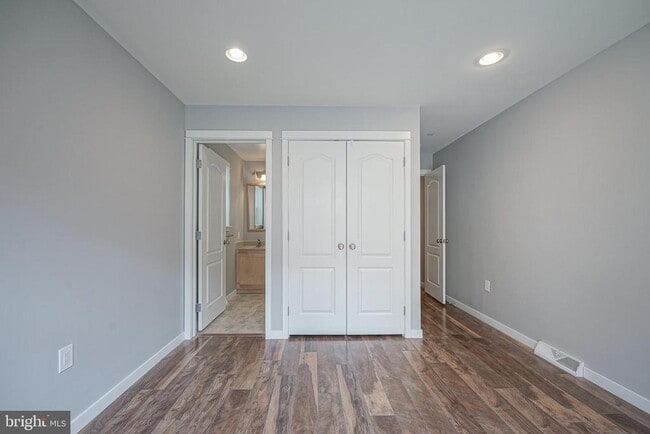 Building Photo - 140 S 46th St