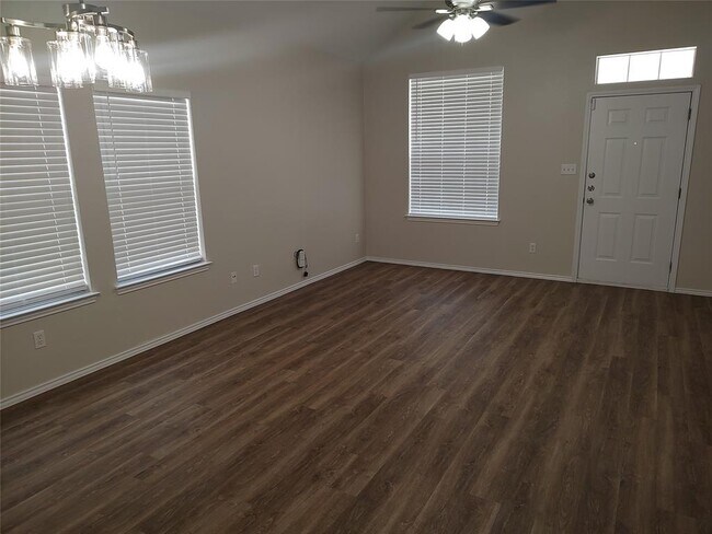 Foto del edificio - 2842 Southampton Way
