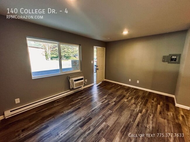 Building Photo - 140 College Dr