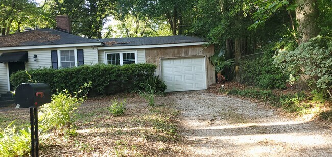 Foto del edificio - 5014 Hillwood Cir S