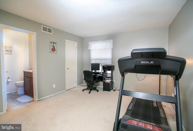 Building Photo - 705 Garrison Ct