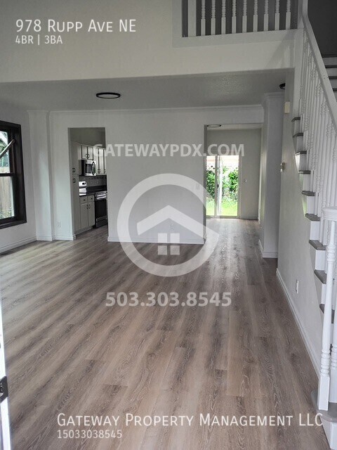 Foto del edificio - 978 Rupp Ave NE