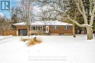 Building Photo - 21 Forest Rd