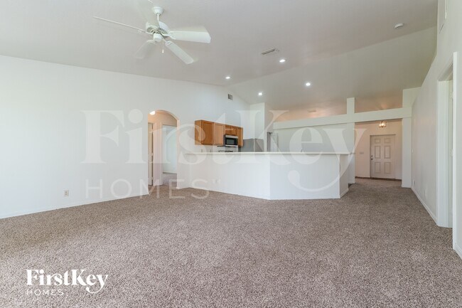 Foto del edificio - 2831 SE Hutchings Ave