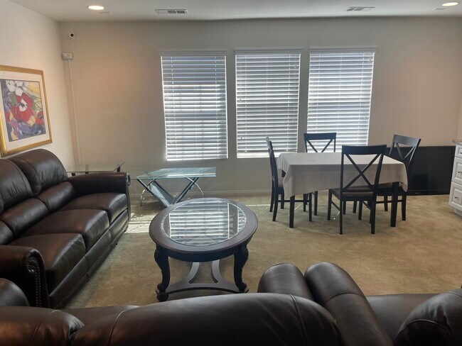 Building Photo - 3410 Sequoia Ct