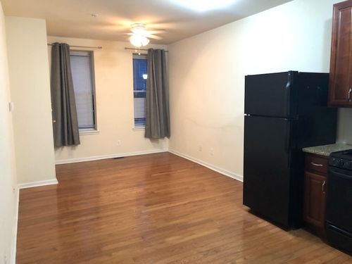 Building Photo - 2919 W Girard Ave