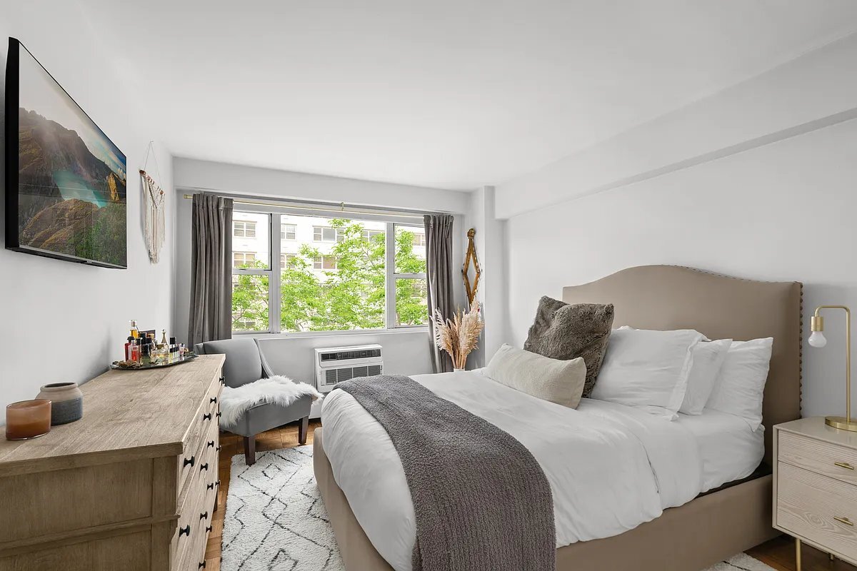 Foto principal - 79 W 12th St