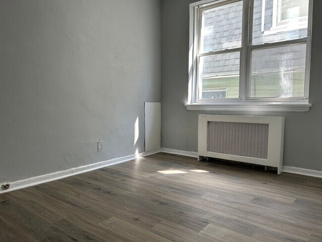 Foto del edificio - 1 Bedroom, 1 Bathroom Apartment--Ready for...