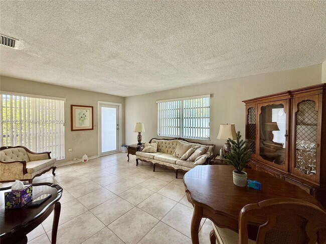 Foto del edificio - 2916 NW 13th Ave