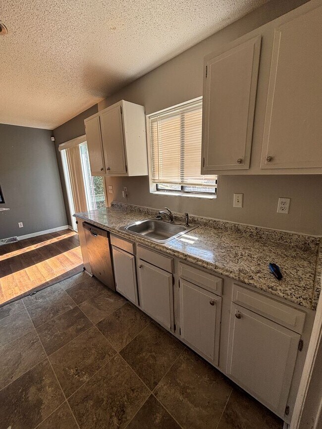 Building Photo - Powell Mill Rd