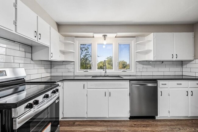 Foto del edificio - 326 Springville Ave