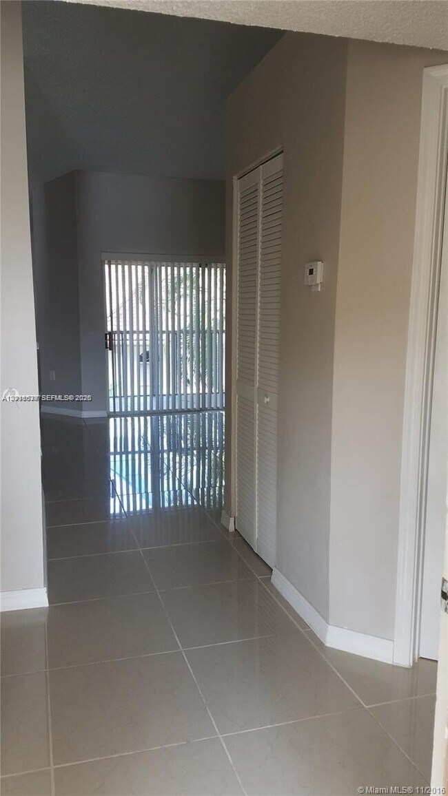 Foto del edificio - 22202 Glenmoor Dr