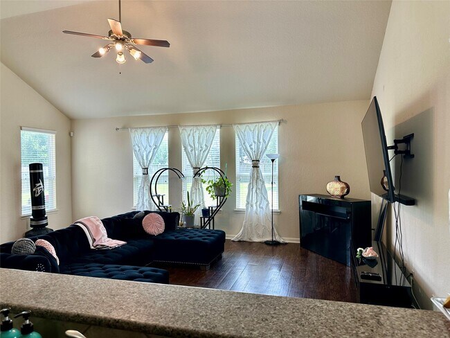 Foto del edificio - 18622 Each Elm Way