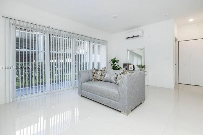 Building Photo - 25850 SW 140th Ct