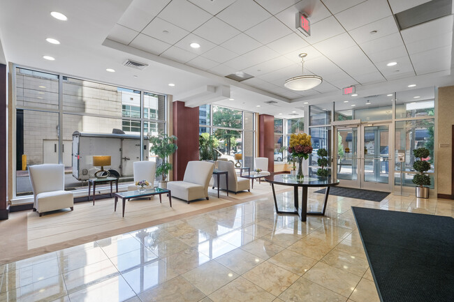 Foto del edificio - 1020 N Highland St
