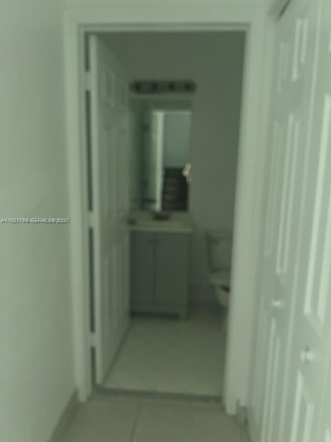 Building Photo - 4113 NE 24th Dr