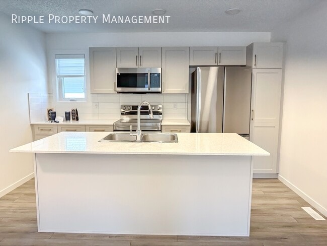 Building Photo - 50% OFF YOUR FIRST MONTHS RENT! AMAZING BR...