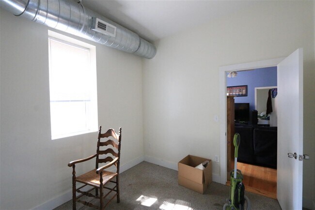 Foto del edificio - 205B Highland Ave