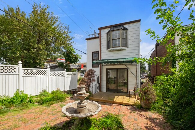 Foto del edificio - 1315 Hampton Ave