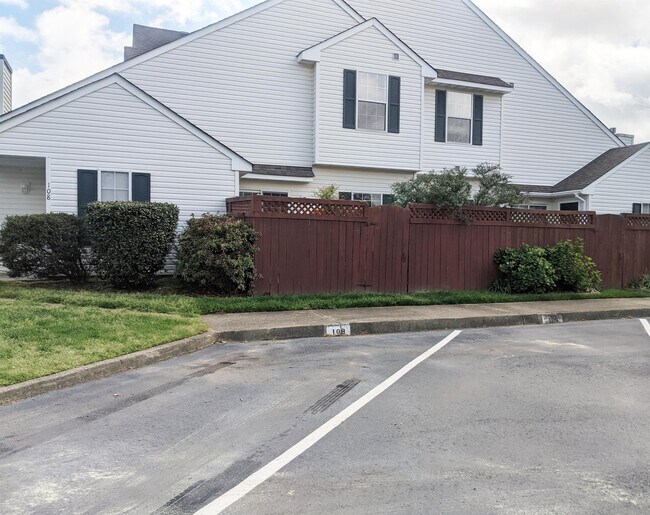 Building Photo - 108 Andover Ct