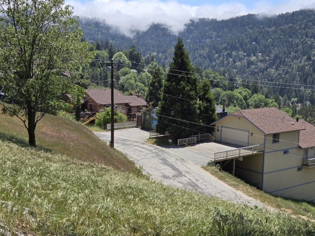 Building Photo - 395 Darfo Dr