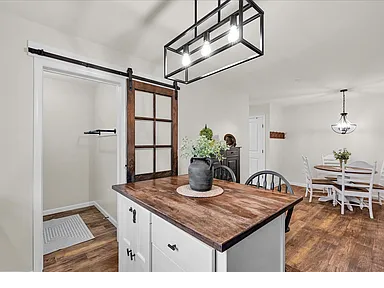 Foto del edificio - 858 Byler Cir
