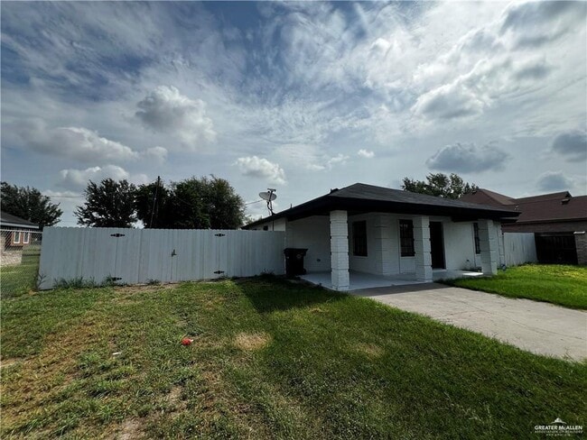Building Photo - 2004 Ramirez Ln