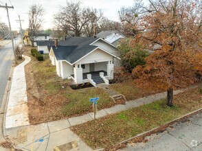 Building Photo - 922 S 23rd St