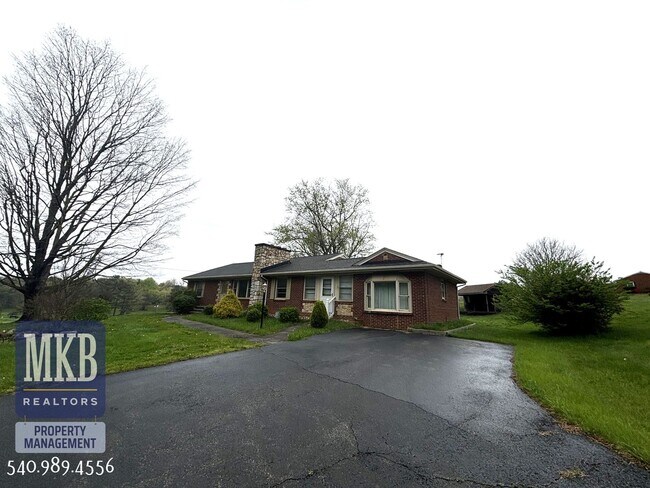 Foto del edificio - SHORT TERM RENTAL - 2 BR & 1.5 BA $1550 in...