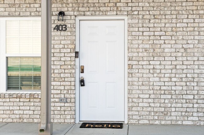 Foto del edificio - Modern Comforts in Clarksville – Stylish 2BR, 2.5BA Home Near Downtown