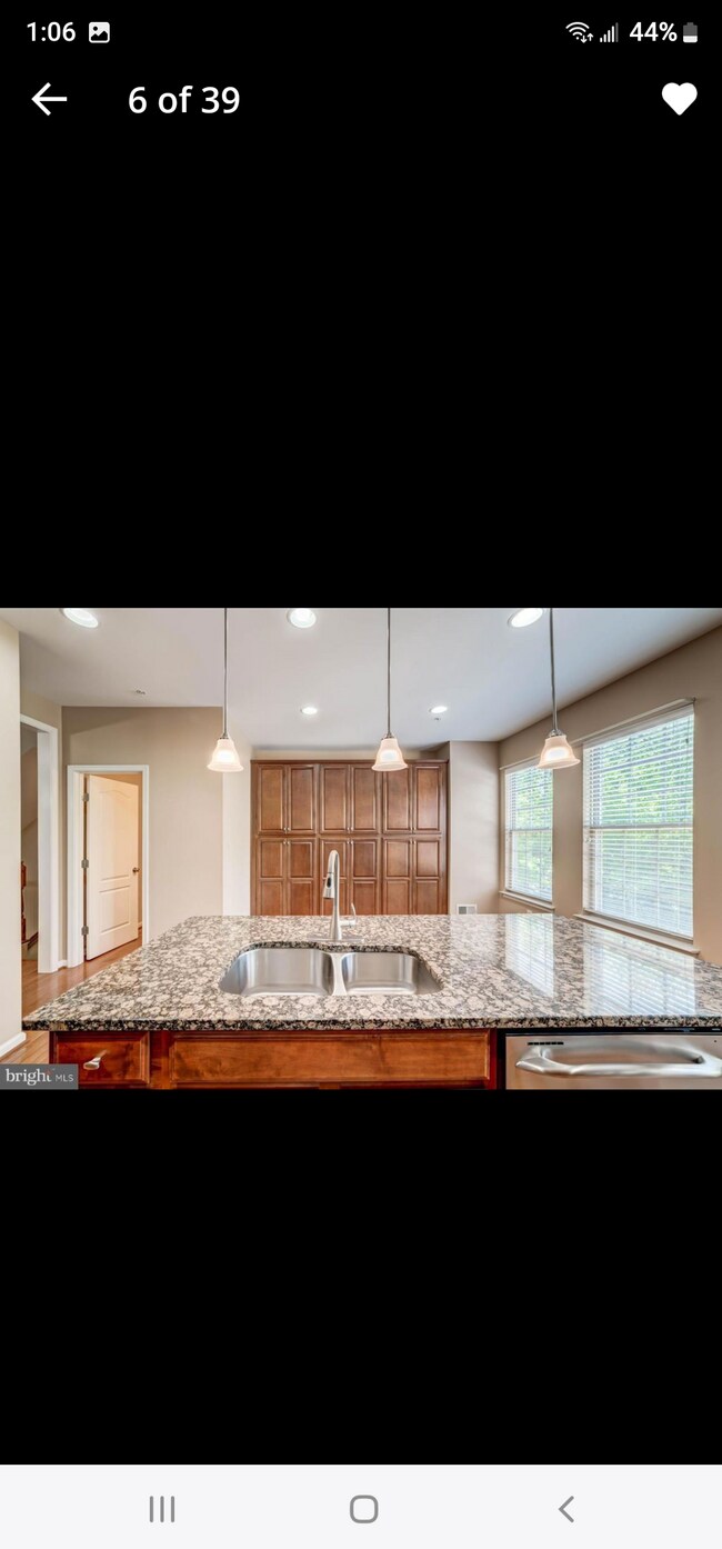 Building Photo - 620 Overlook Park Dr