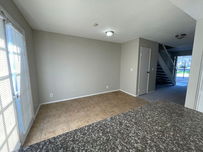 Foto del edificio - Amazing 2 Bedroom 1.5 Bath Townhome!