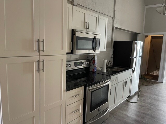 Building Photo - 42 S Saint Clair St