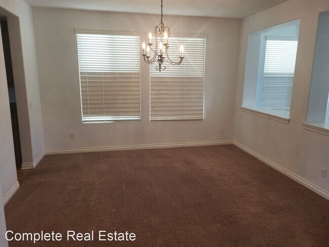 Foto del edificio - 5 br, 4.5 bath House - 24105 Madeira Lane