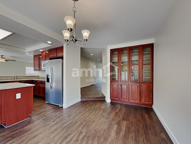 Foto del edificio - 10685 Timber Stand St