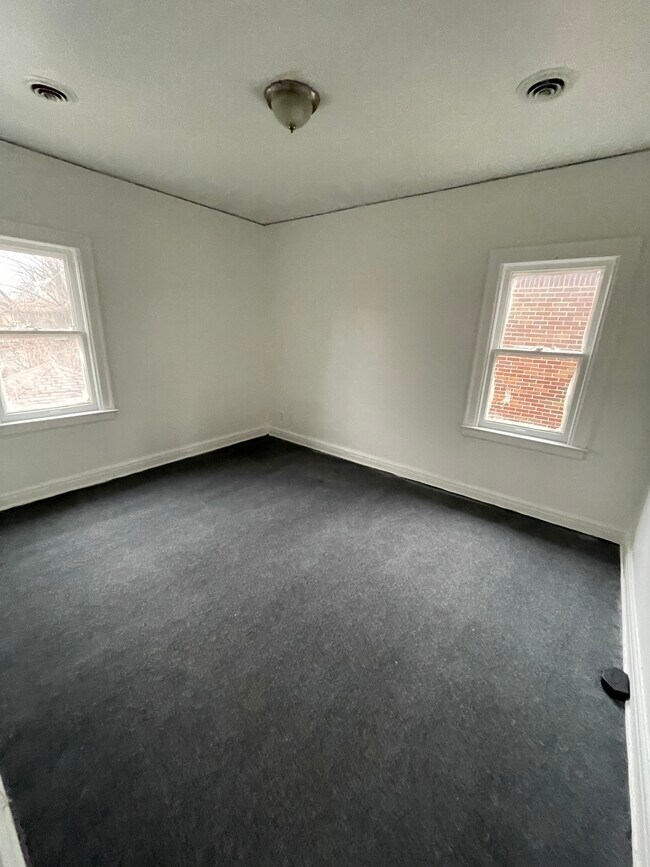 17551 Santa Rosa Dr Unit 2, Detroit, MI 48221 Apartments in Detroit