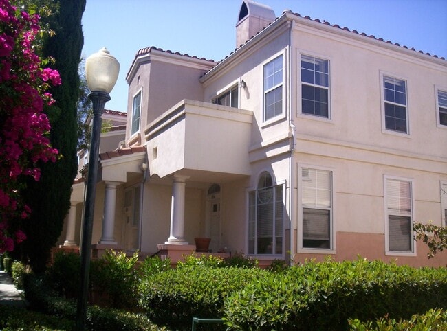 Foto del edificio - 1014 S Rossano Way