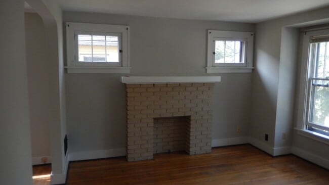 Building Photo - 94 Shepard Ave