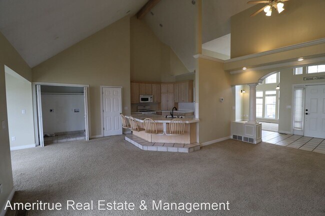 Foto del edificio - 5 br, 3 bath House - 629 N 900 E