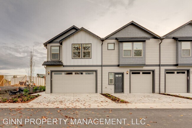 Foto del edificio - 3 br, 2.5 bath House - 8215 NE 6th St #5