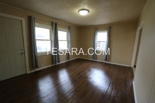 Foto del edificio - 112-112 Melrose Ct