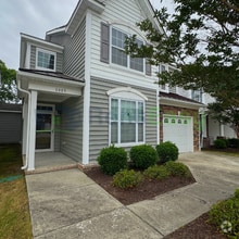 Building Photo - 1005 Silver Charm Cir