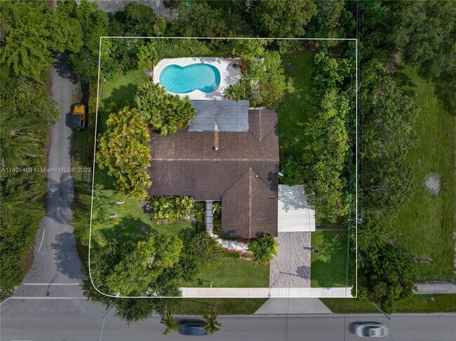 Building Photo - 6970 FL-986