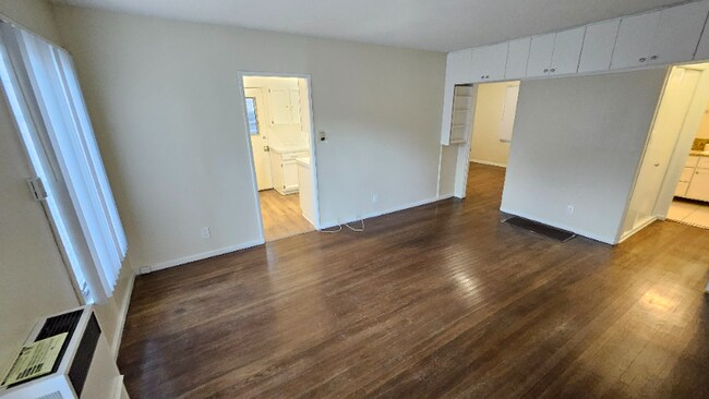 Foto del edificio - 519 N Gardner St