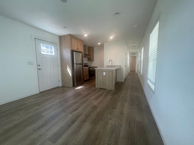 Building Photo - 2627 S Lamb Blvd