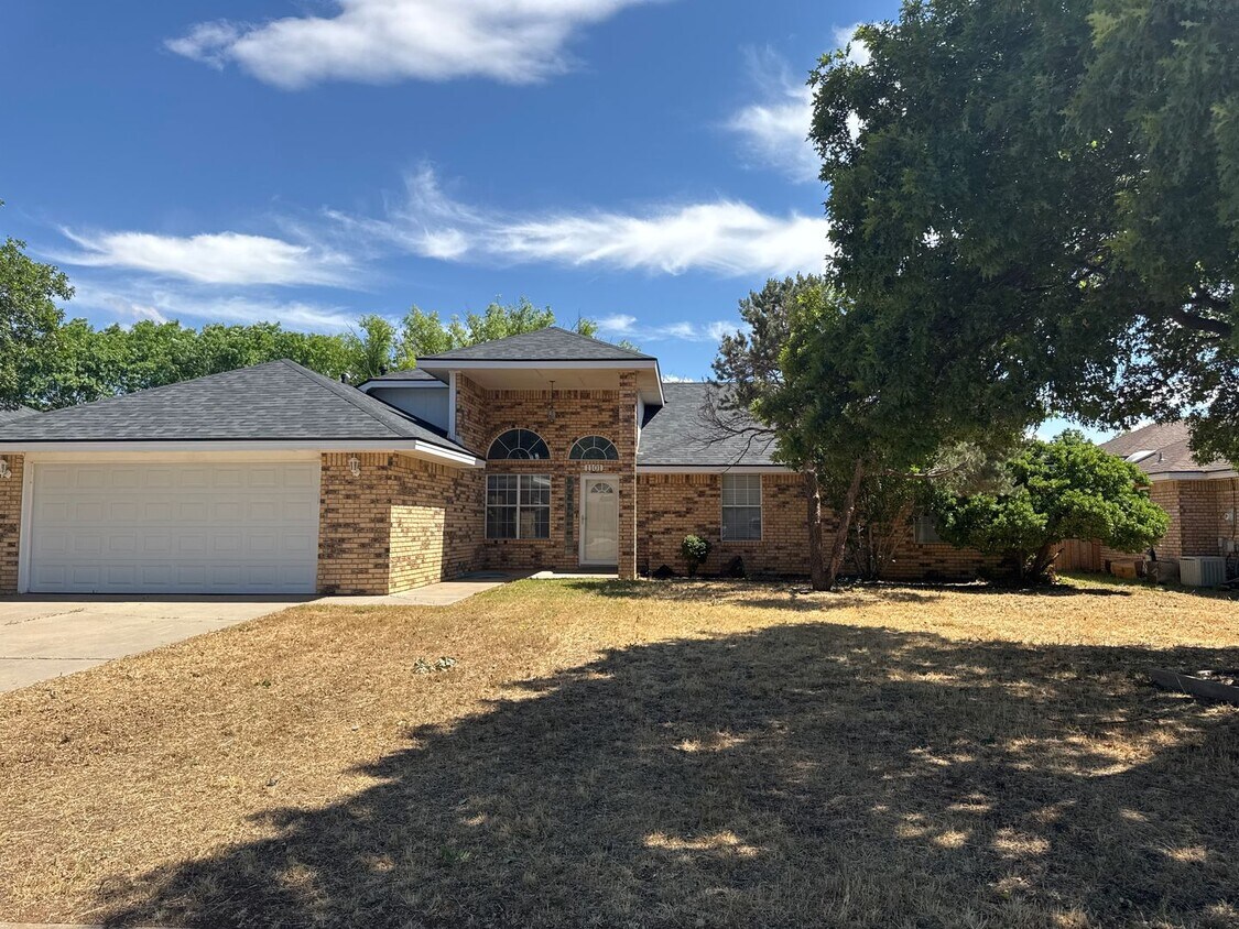 Foto principal - beautiful 4-bedroom, 2-bath Home available...