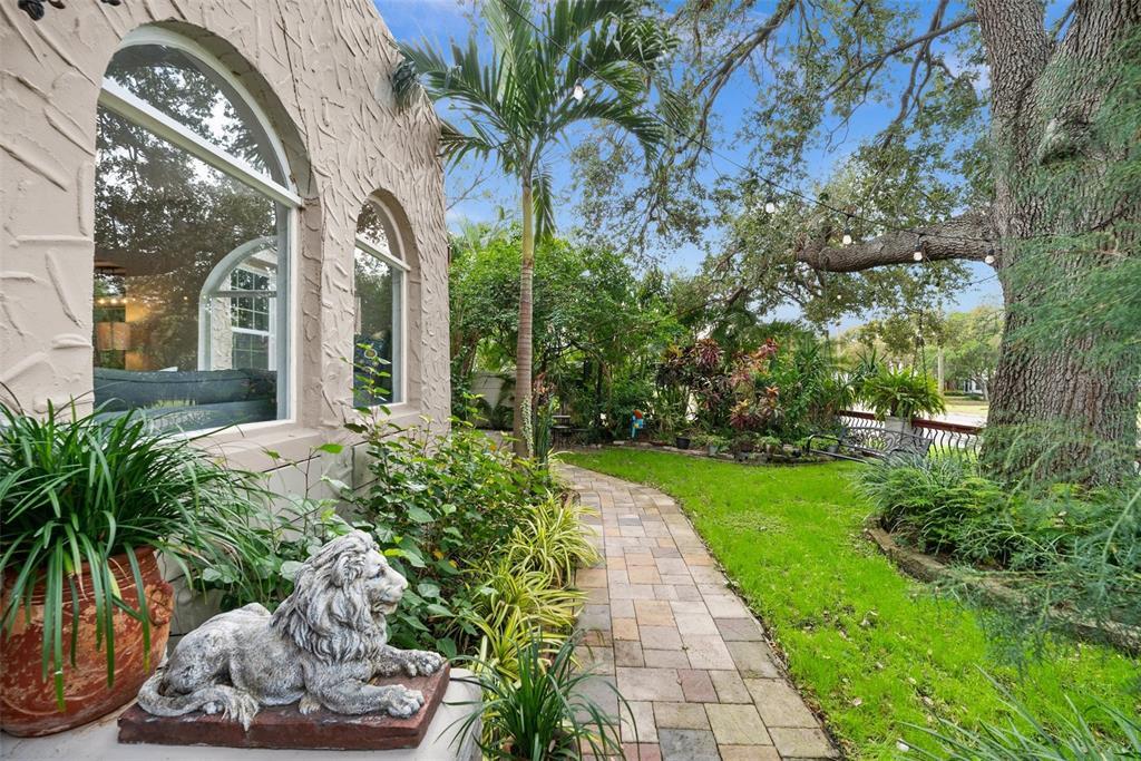 Foto principal - 325 49th St N