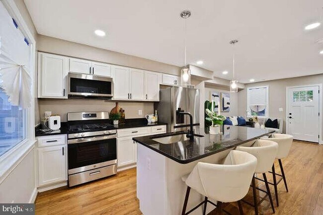 Foto del edificio - 1632 Ridge Pl SE